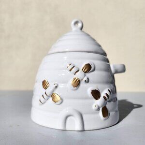 White Ceramic Bee Honey Pot With Lid Beehive Decor Honeybee Honeypot Kitchen EUC